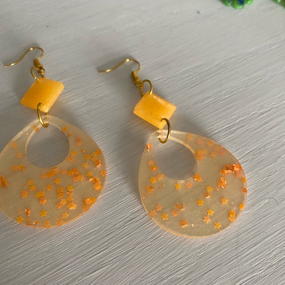 Resin dangle earrings pierced ear - Picture 4 of 5